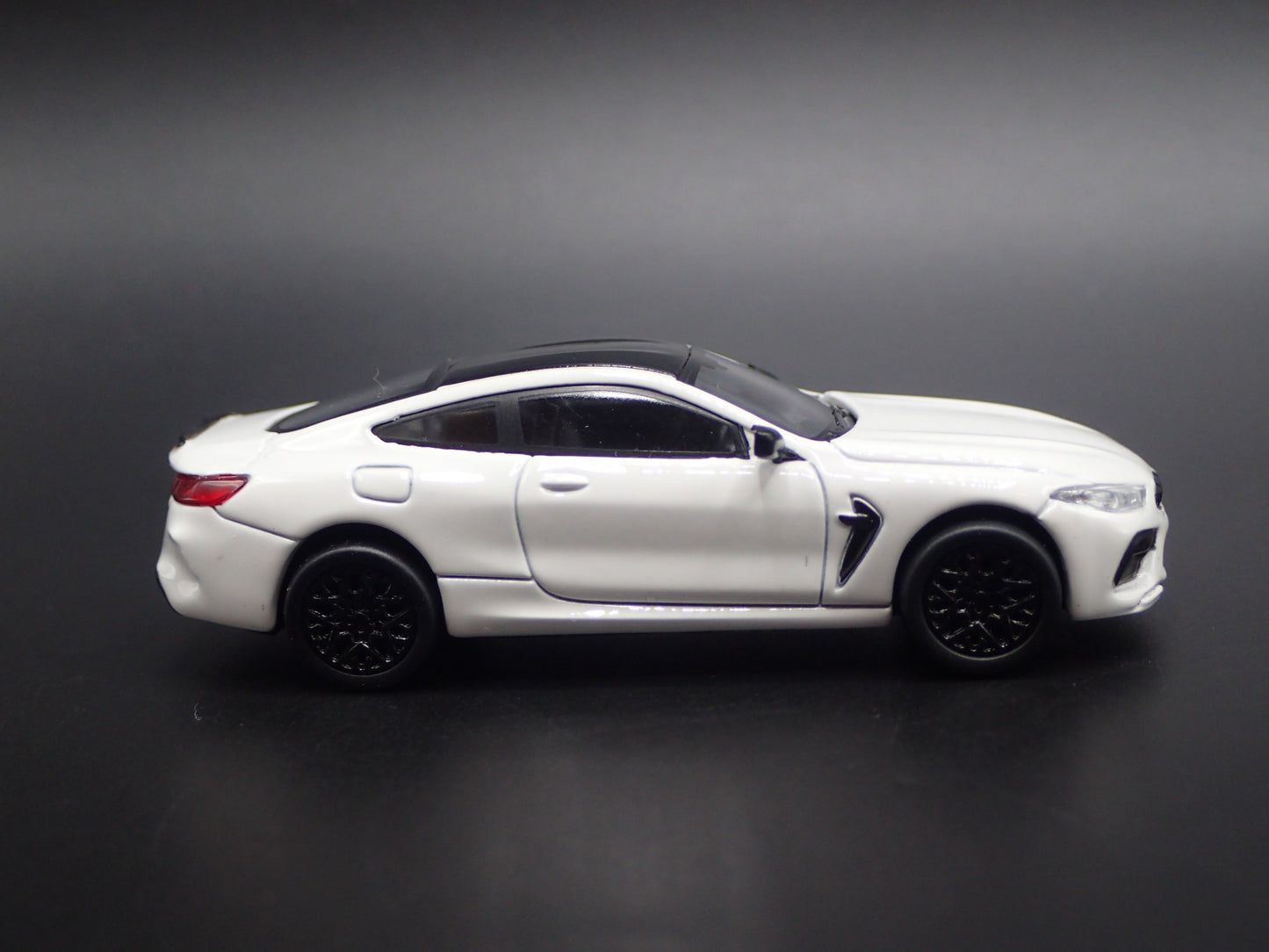 2019-2025 BMW M8 COUPE RARE 1:64 SCALE COLLECTIBLE DIORAMA DIECAST MODEL CAR