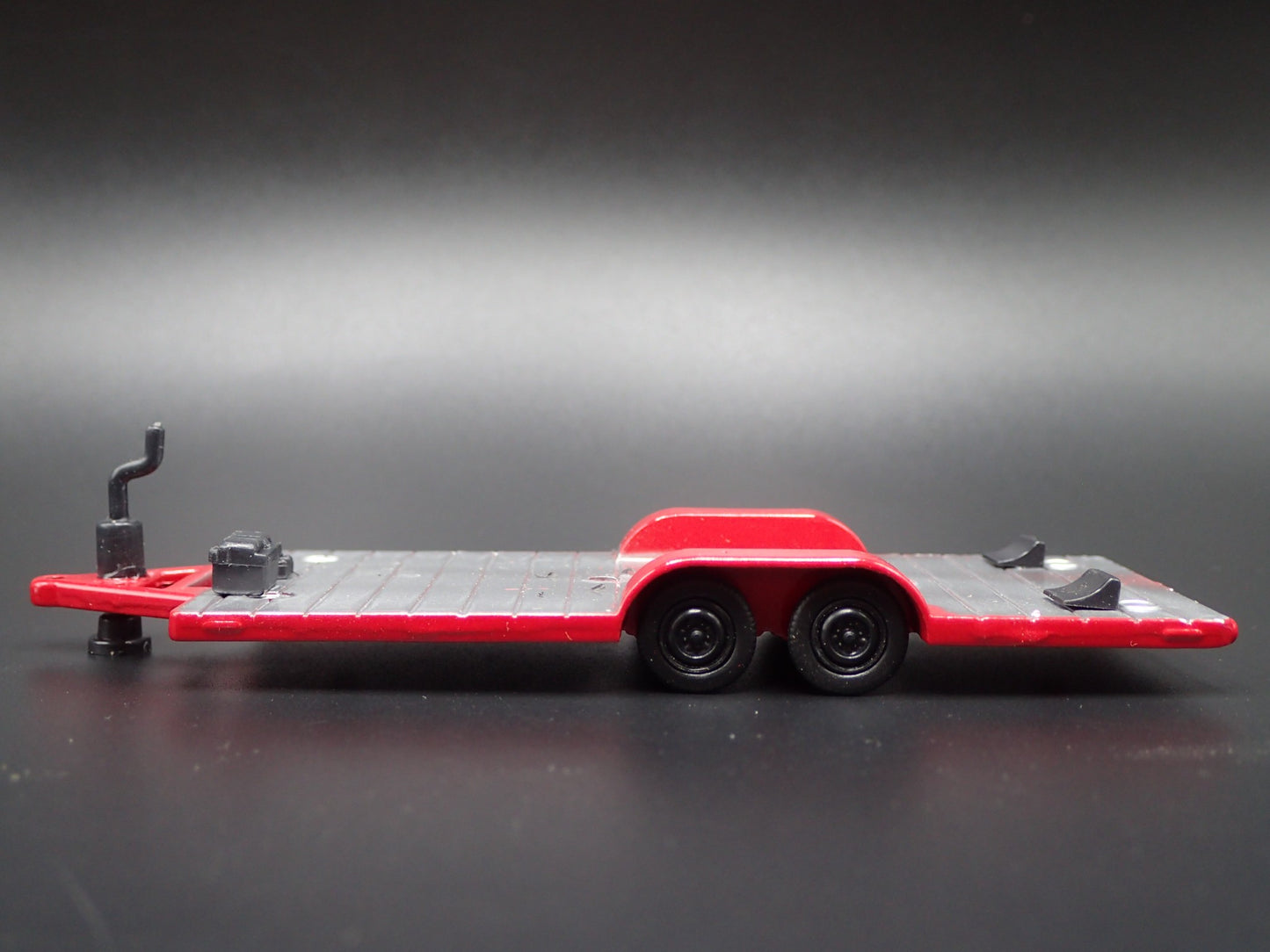 OPEN FLATBED CAR HAULER TRAILER RED 1:64 SCALE COLLECTIBLE DIORAMA DIECAST MODEL