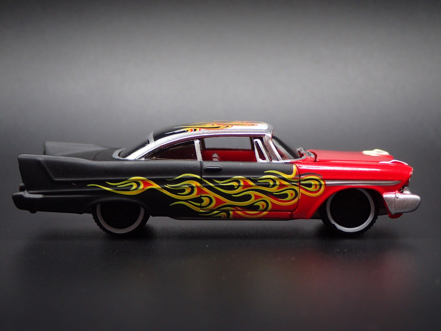 1958 58 PLYMOUTH FURY FLAMES 1:64 SCALE COLLECTIBLE DIORAMA DIECAST MODEL CAR