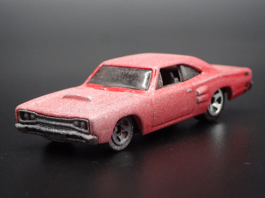 1969 69 DODGE CORONET SUPER BEE CUSTOM BARN FIND 1:64 SCALE DIECAST MODEL CAR