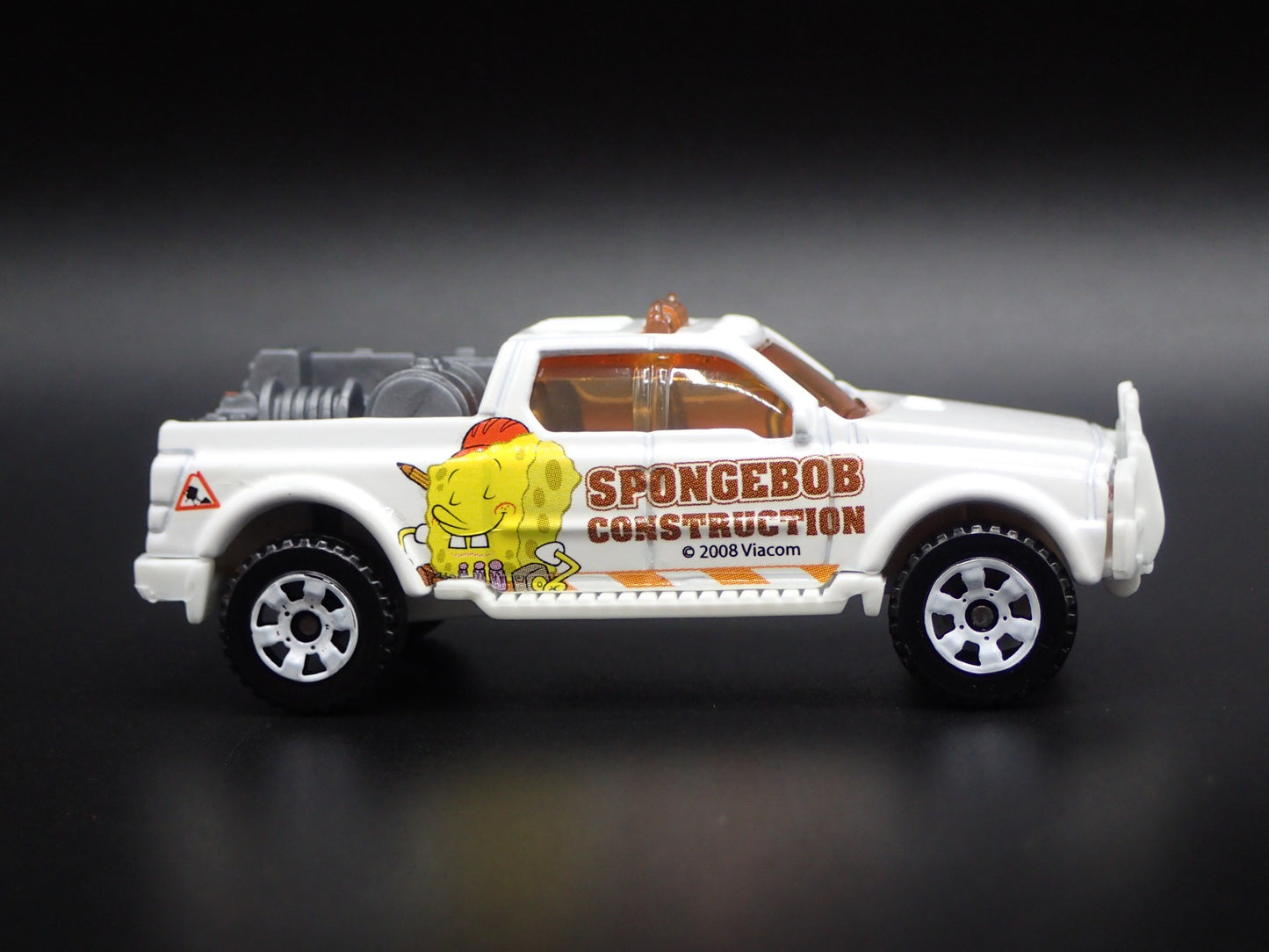 SPONGEBOB CONTRUCTION PICKUP TRUCK 1:64 SCALE COLLECTIBLE DIECAST MODEL CAR