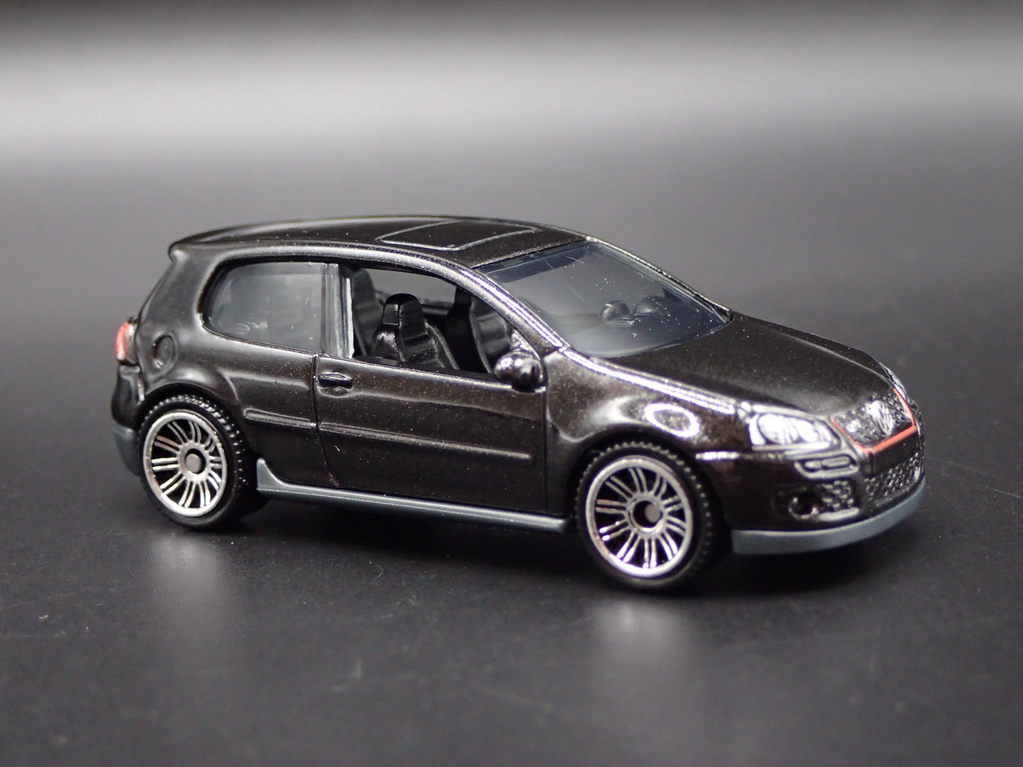 2003-2009 VW VOLKSWAGEN GOLF GTI MK5 1:64 SCALE COLLECTIBLE DIECAST MODEL CAR