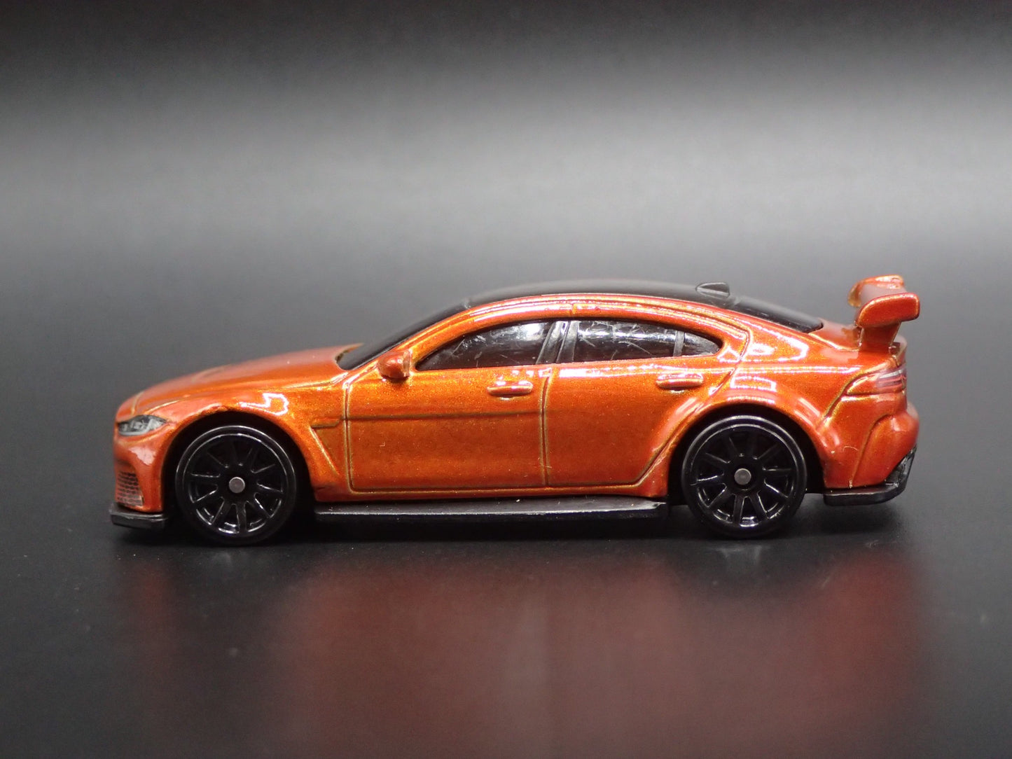 2017-2018 JAGUAR XE SV PROJECT 8 ORANGE 1:64 SCALE DIORAMA DIECAST MODEL CAR