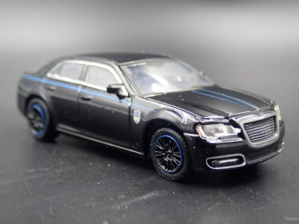 2011-2019 CHRYSLER 300 SRT MOPAR RARE 1:64 SCALE DIORAMA DIECAST MODEL CAR-Burning Rubber Toy Company