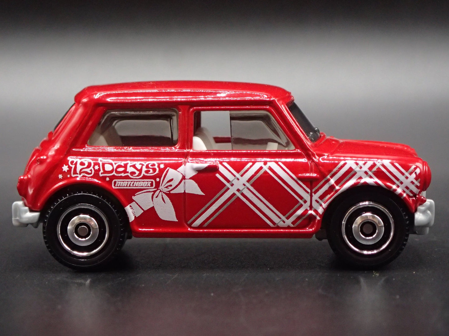 1959-1967 AUSTIN MINI COOPER CHRISTMAS RED 1/64 SCALE DIORAMA DIECAST MODEL CAR