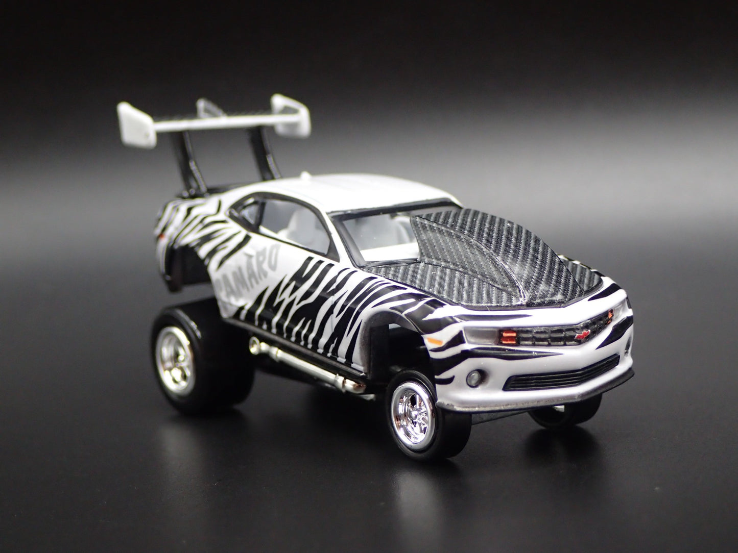 2010 - 2015 CHEVY CHEVROLET CAMARO ZINGER 1/64 SCALE DIORAMA DIECAST MODEL CAR