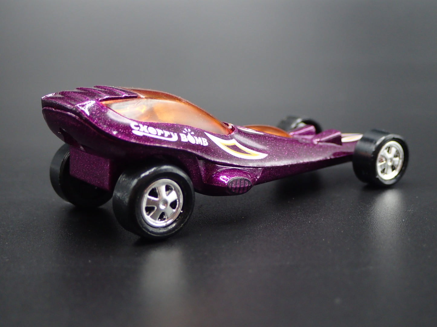 CHERRY BOMB DRAGSTER TOM DANIELS CUSTOM 1:64 SCALE DIORAMA DIECAST MODEL CAR