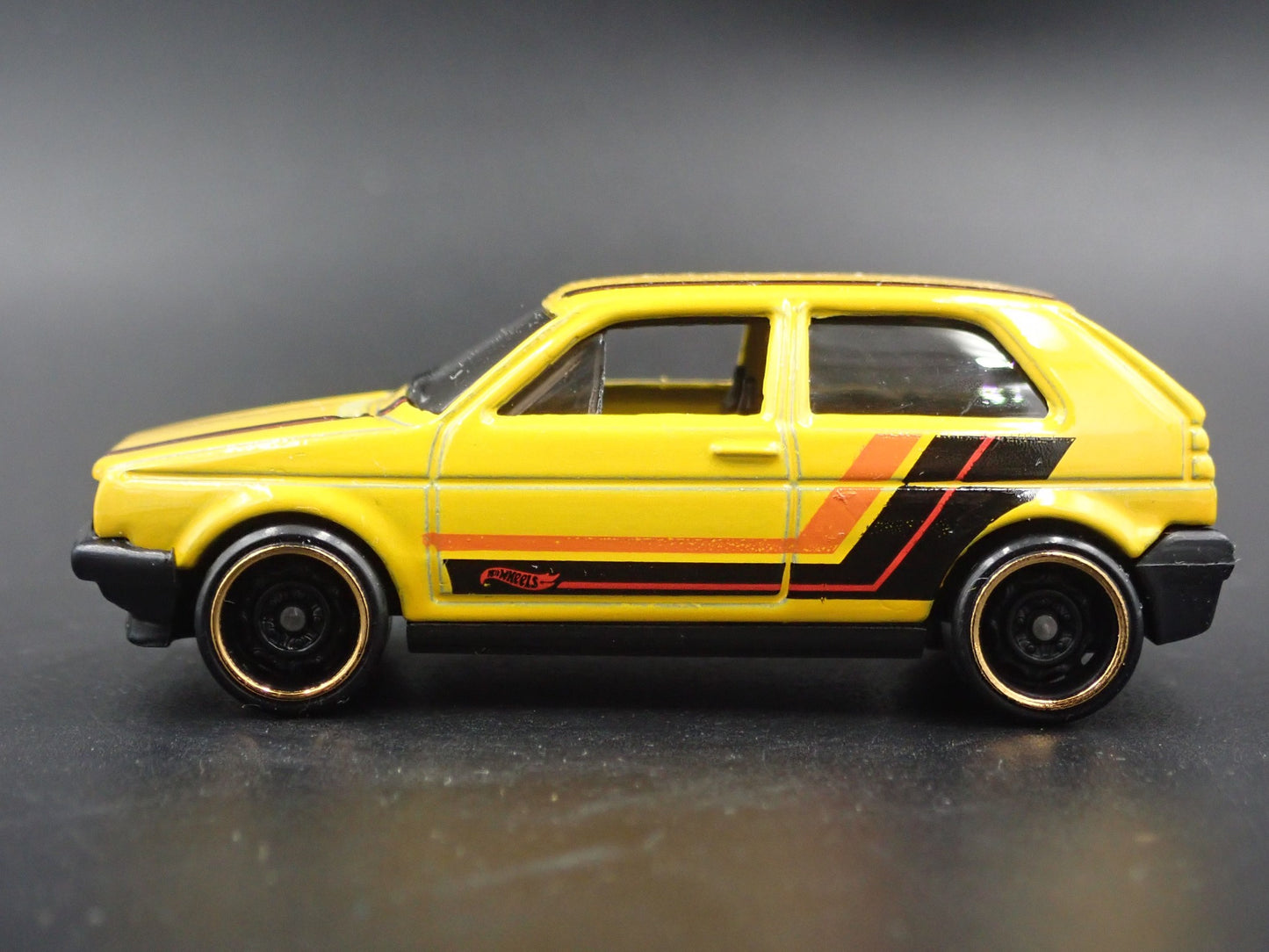 1985-1992 VW VOLKSWAGEN GOLF MK2 YELLOW 1:64 SCALE COLLECTIBLE DIECAST MODEL CAR