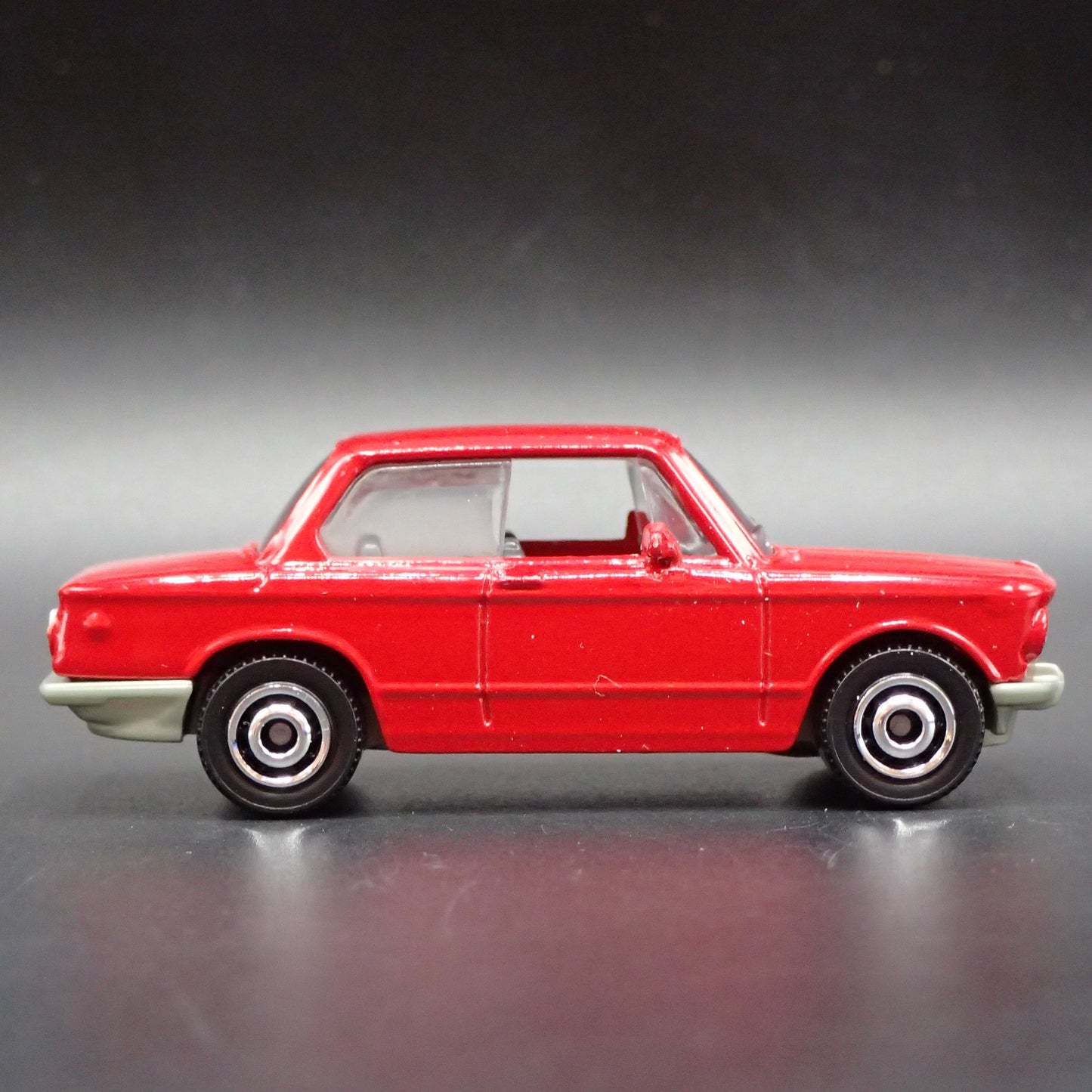 1966-1977 BMW 2002 RED 1:64 SCALE LIMITED COLLECTIBLE DIORAMA DIECAST MODEL CAR