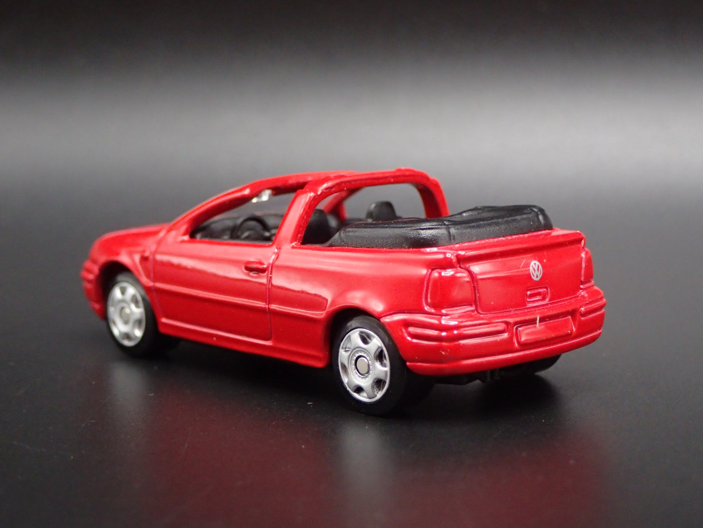 VW VOLKSWAGEN GOLF GTI CABRIO CONVERTIBLE 1:64 SCALE DIORAMA DIECAST MODEL CAR