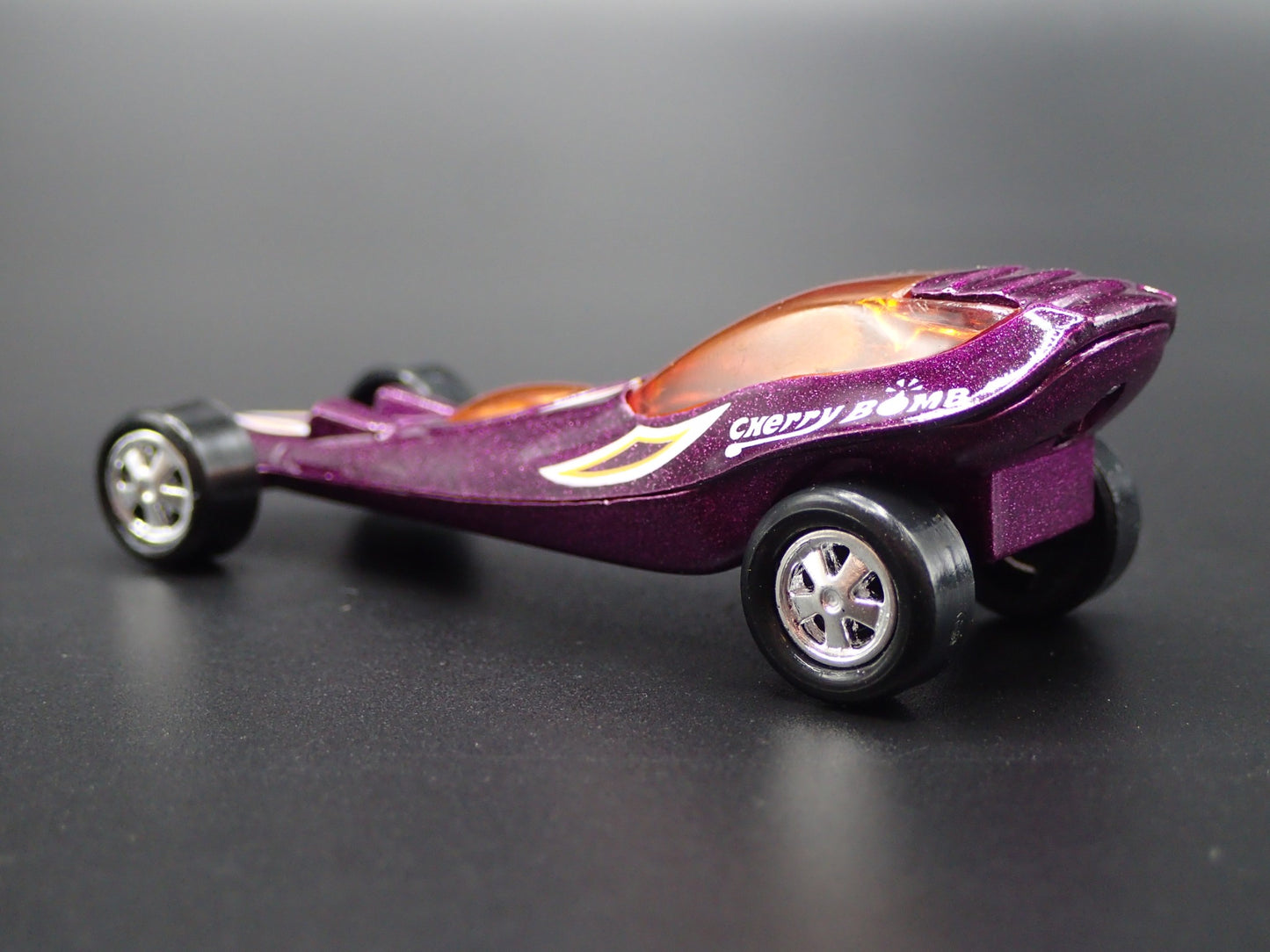 CHERRY BOMB DRAGSTER TOM DANIELS CUSTOM 1:64 SCALE DIORAMA DIECAST MODEL CAR