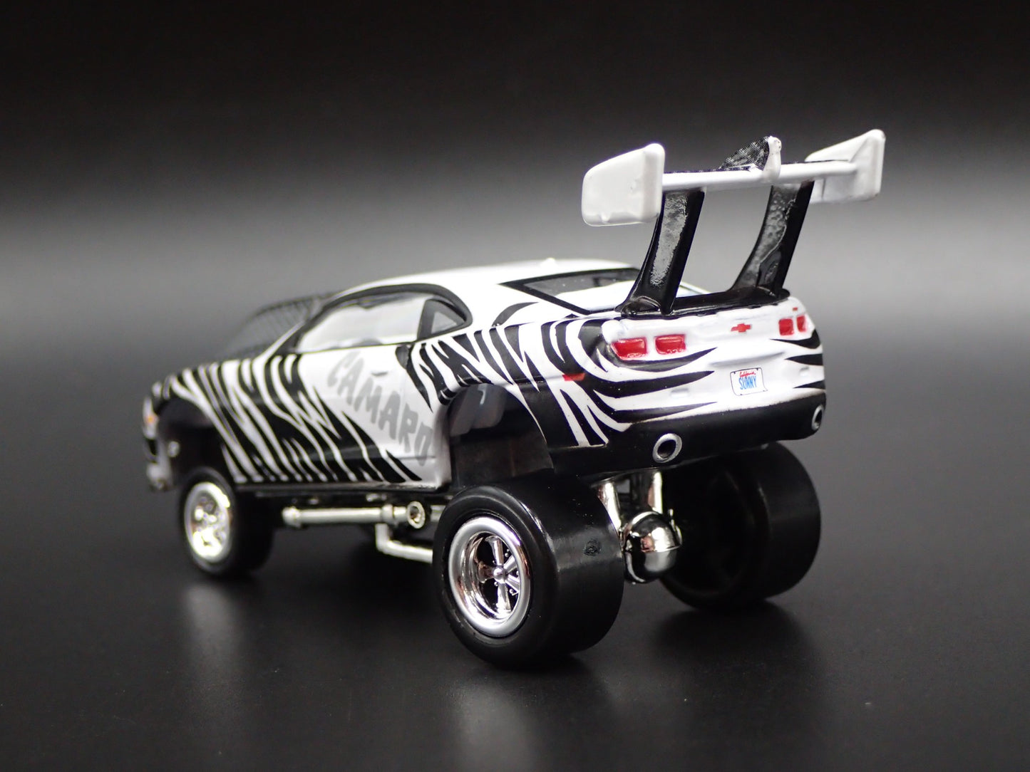 2010 - 2015 CHEVY CHEVROLET CAMARO ZINGER 1/64 SCALE DIORAMA DIECAST MODEL CAR