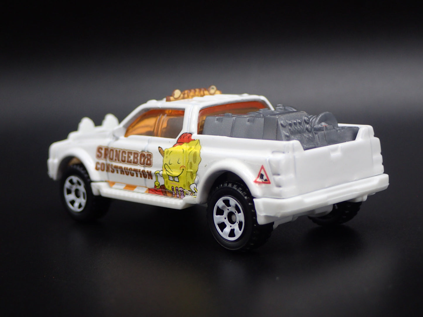 SPONGEBOB CONTRUCTION PICKUP TRUCK 1:64 SCALE COLLECTIBLE DIECAST MODEL CAR