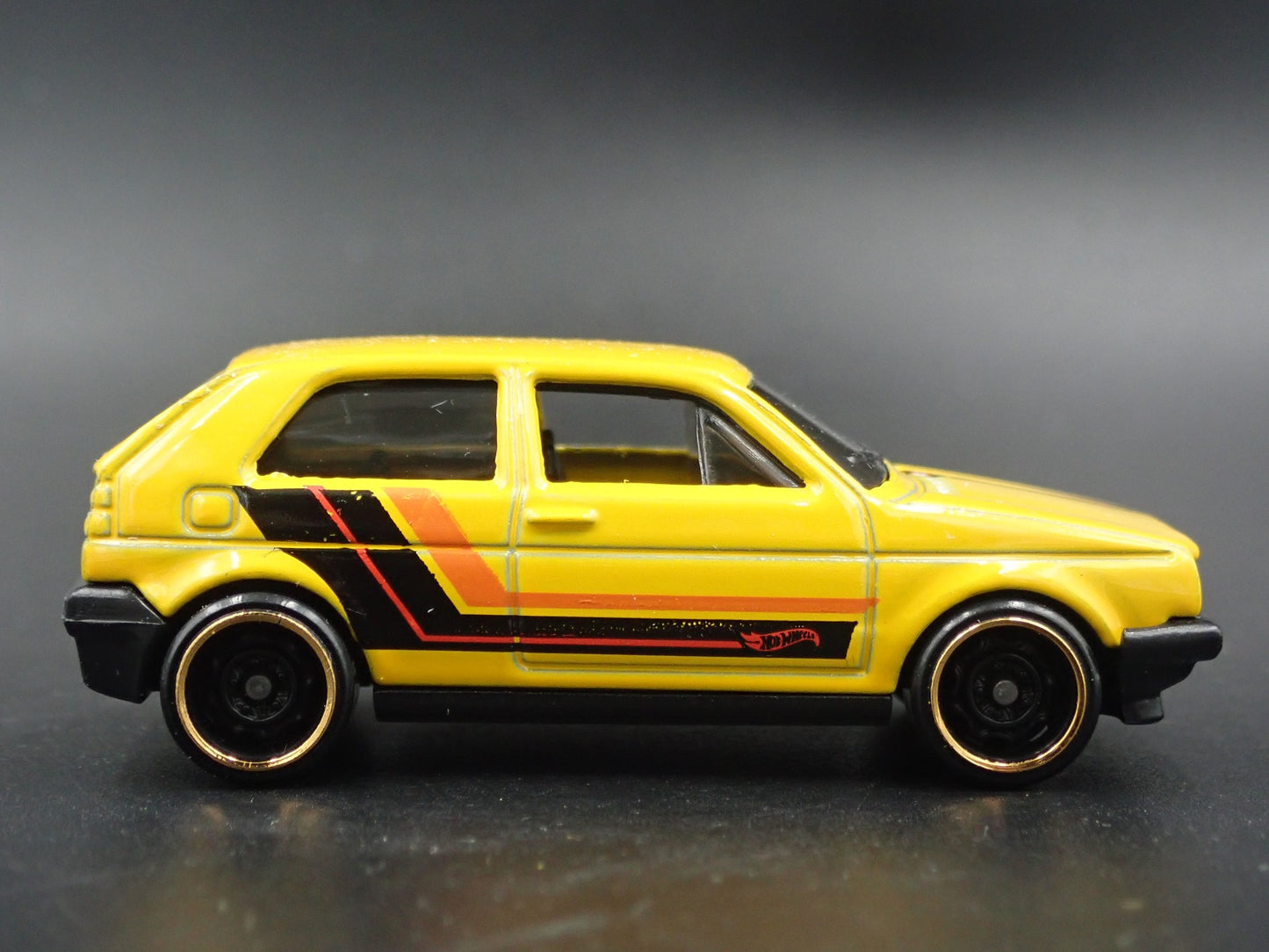 1985-1992 VW VOLKSWAGEN GOLF MK2 YELLOW 1:64 SCALE COLLECTIBLE DIECAST MODEL CAR