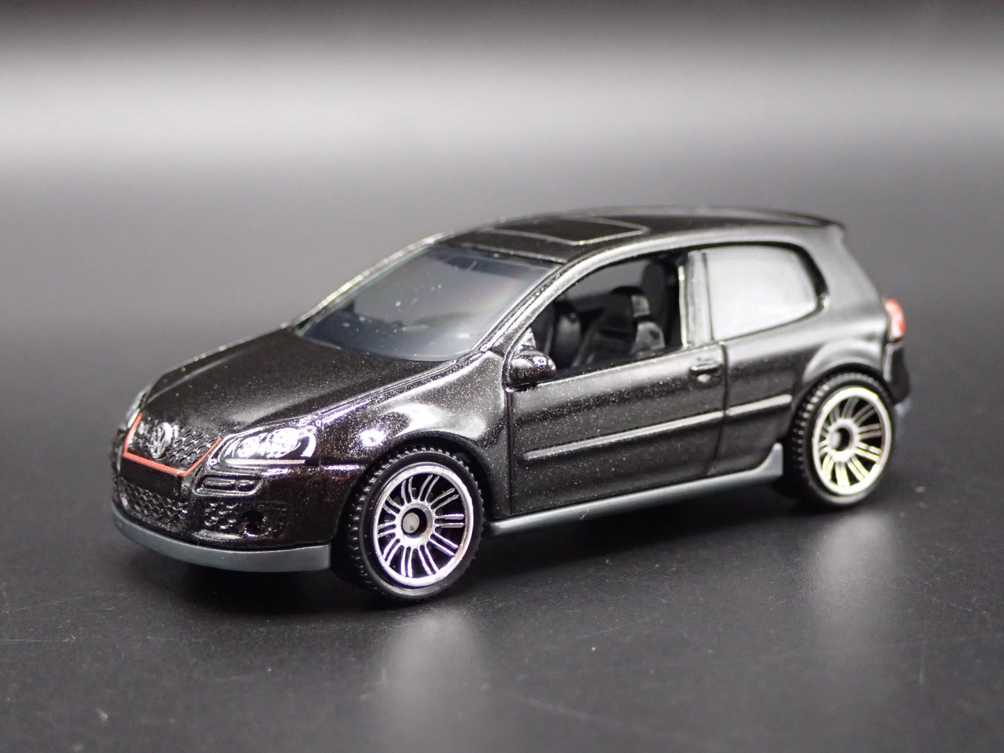 2003-2009 VW VOLKSWAGEN GOLF GTI MK5 1:64 SCALE COLLECTIBLE DIECAST MODEL CAR