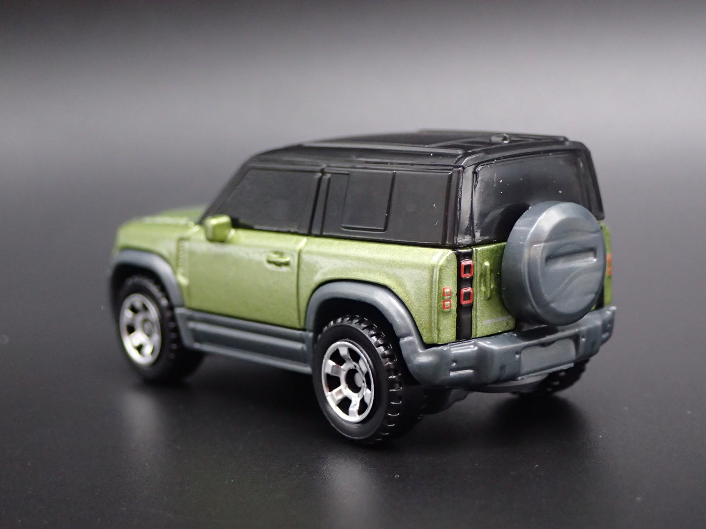 2020-2025 LAND ROVER DEFENDER 90 GREEN RARE 1/64 SCALE DIORAMA DIECAST MODEL CAR