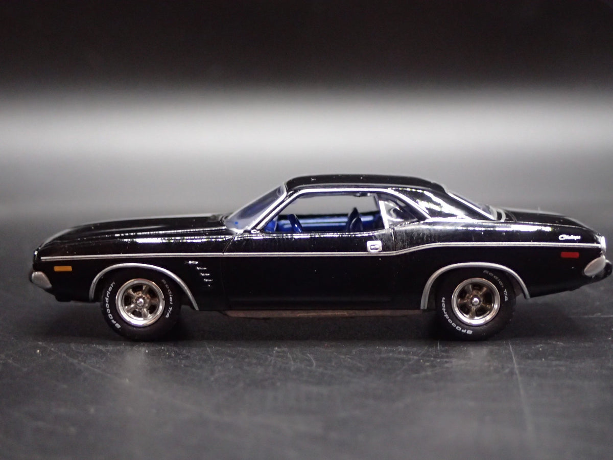 1973 73 DODGE CHALLENGER RARE 1:64 SCALE COLLECTIBLE DIORAMA DIECAST MODEL CAR-Burning Rubber Toy Company
