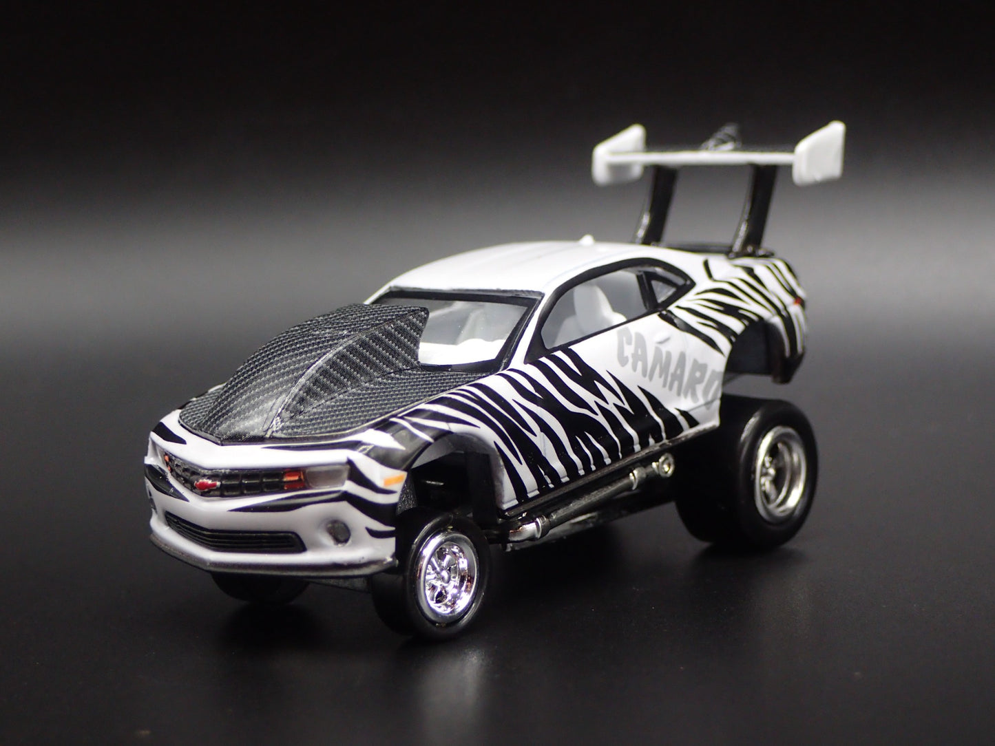 2010 - 2015 CHEVY CHEVROLET CAMARO ZINGER 1/64 SCALE DIORAMA DIECAST MODEL CAR