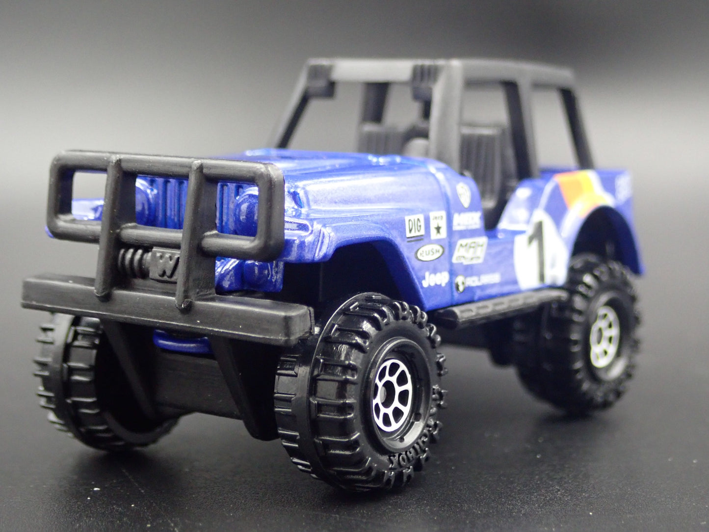 1976- 1986 JEEP WRANGLER CJ7 4X4 BLUE 1:64 SCALE DIORAMA DIECAST MODEL CAR