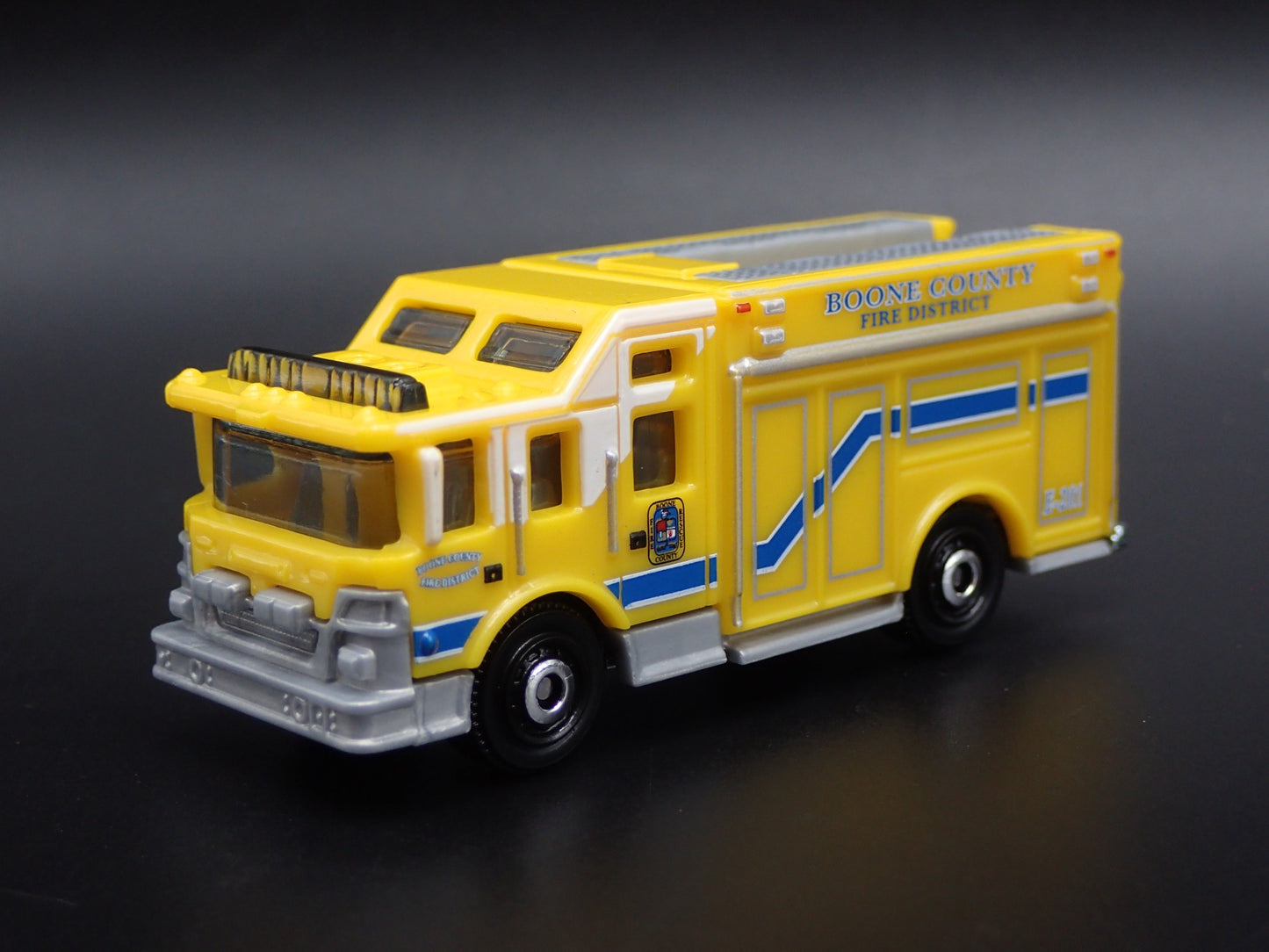 BOONE COUNTY FIRE TRUCK YELLOW RARE 1:64 MB SCALE COLLECTIBLE DIECAST MODEL CAR