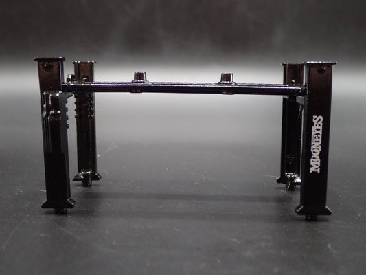 MOONEYES 1:64 SCALE AUTO SHOP MECHANIC GARAGE 4 POST CAR LIFT DIECAST MODEL