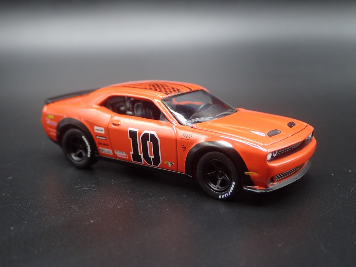 2019 19 DODGE CHALLENGER SRT HELLCAT RARE 1/64 SCALE DIORAMA DIECAST MODEL CAR-Burning Rubber Toy Company