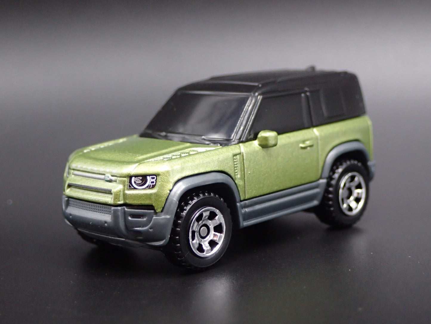 2020-2025 LAND ROVER DEFENDER 90 GREEN RARE 1/64 SCALE DIORAMA DIECAST MODEL CAR