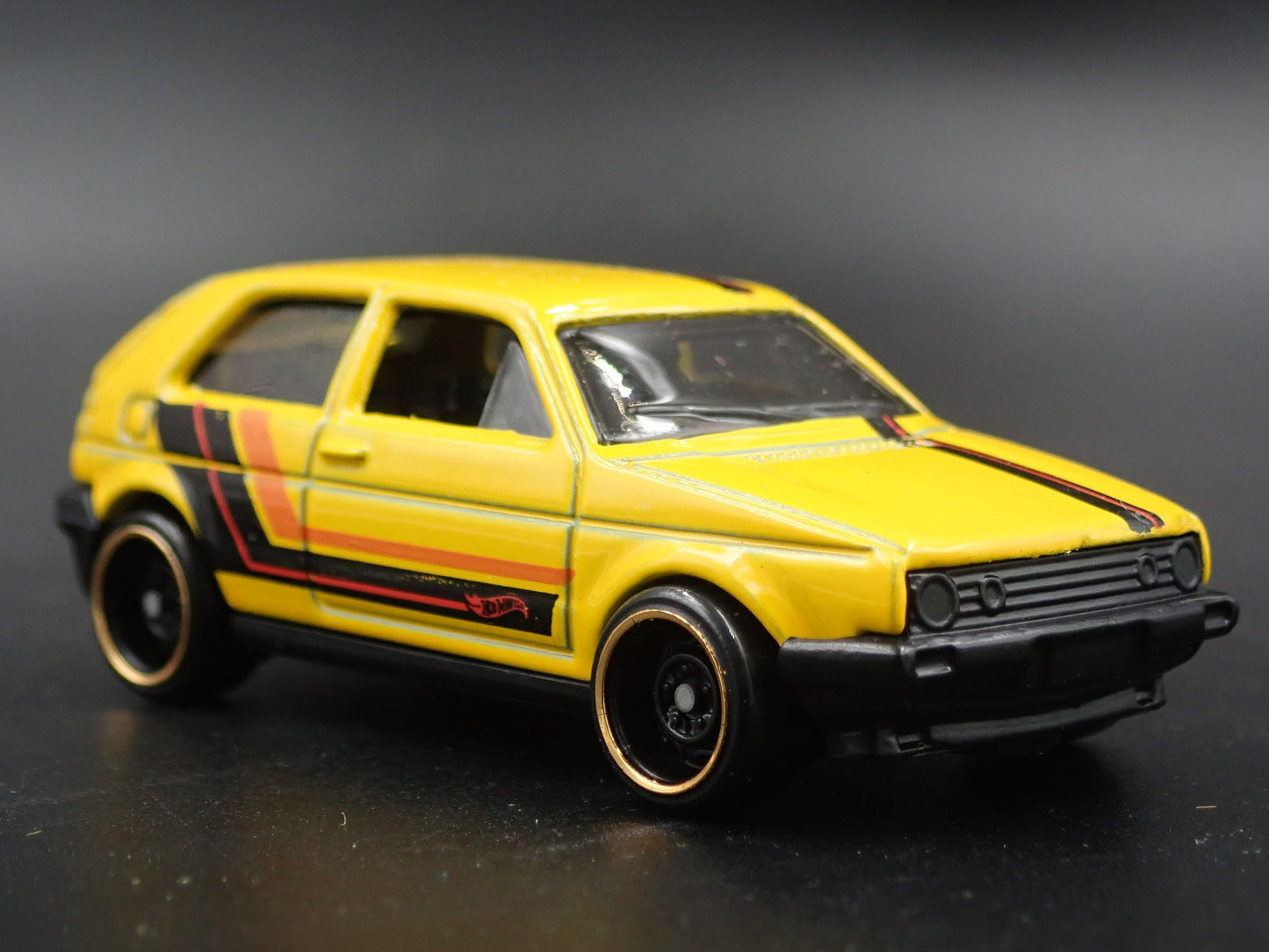 1985-1992 VW VOLKSWAGEN GOLF MK2 YELLOW 1:64 SCALE COLLECTIBLE DIECAST MODEL CAR
