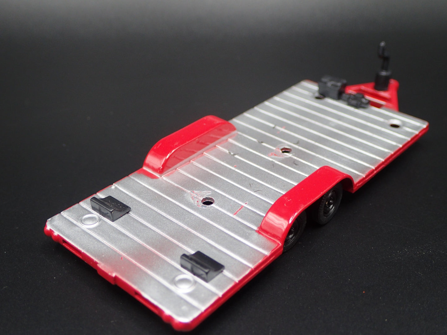 OPEN FLATBED CAR HAULER TRAILER RED 1:64 SCALE COLLECTIBLE DIORAMA DIECAST MODEL