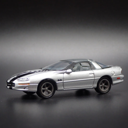 2002 CHEVY CHEVROLET CAMARO SS SILVER 35TH 1:64 SCALE DIORAMA DIECAST MODEL CAR