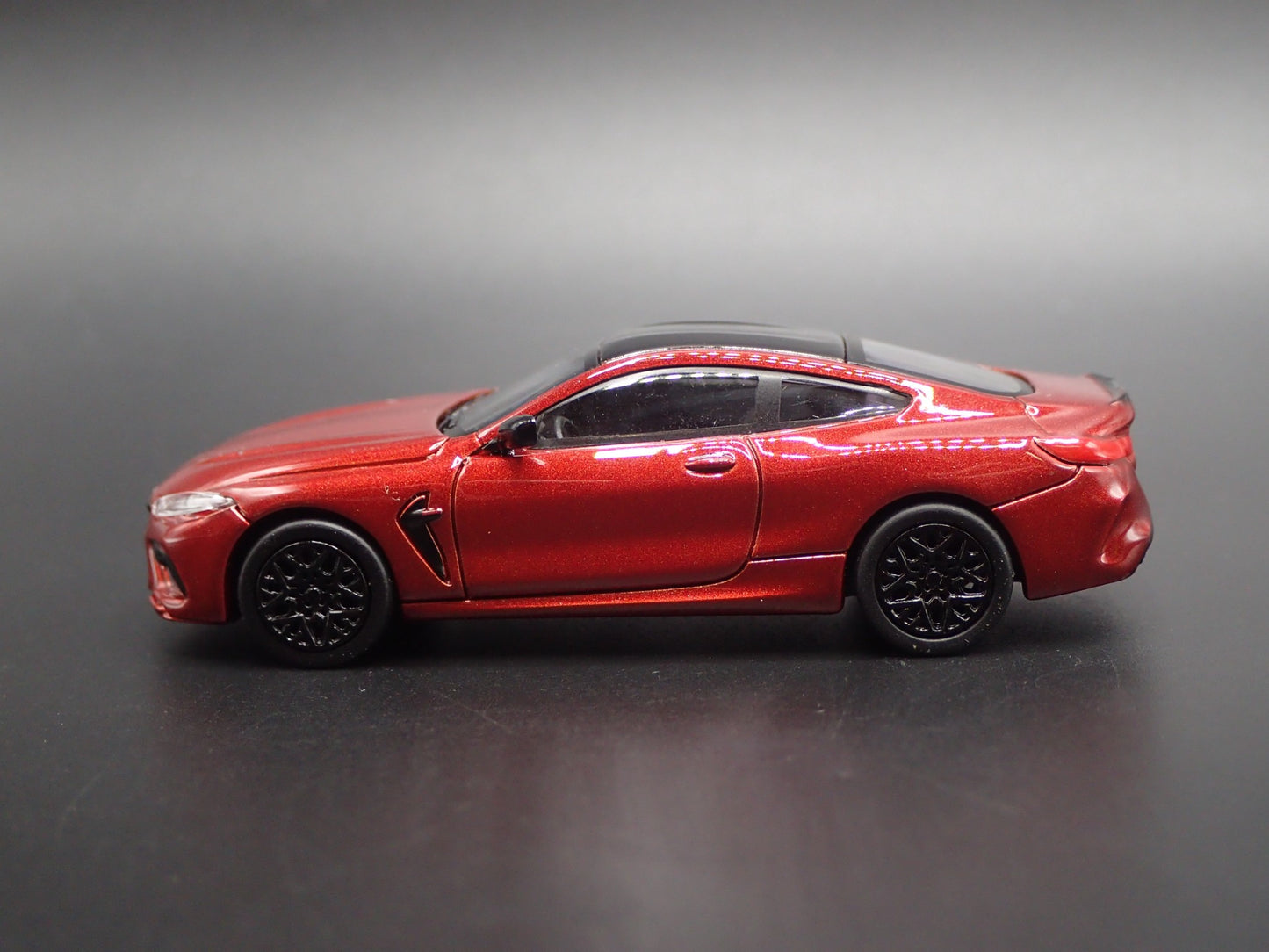 2019-2025 BMW M8 COUPE RARE 1:64 SCALE COLLECTIBLE DIORAMA DIECAST MODEL CAR