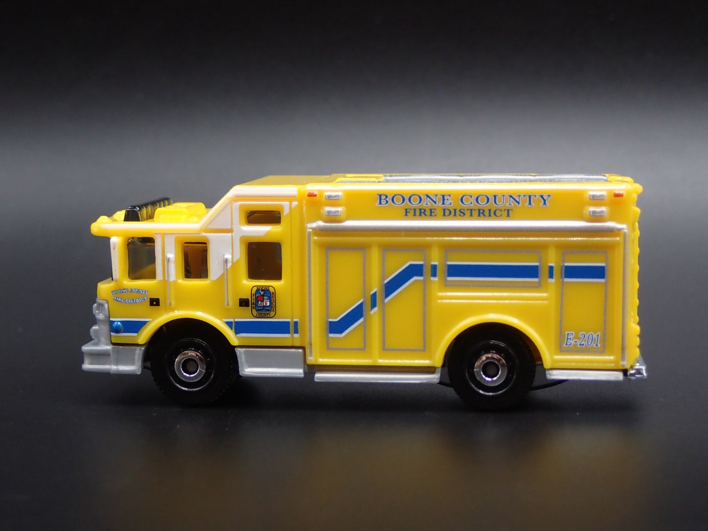 BOONE COUNTY FIRE TRUCK YELLOW RARE 1:64 MB SCALE COLLECTIBLE DIECAST MODEL CAR