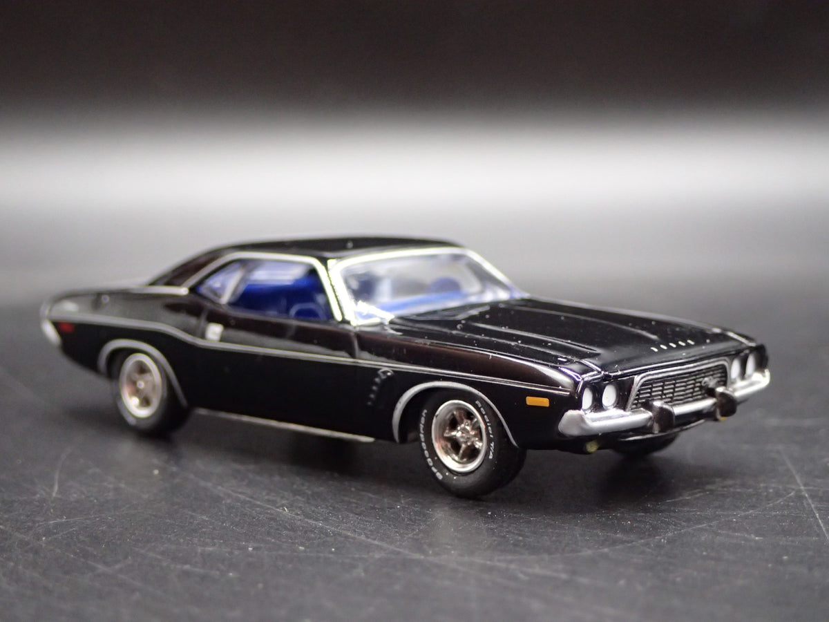 1973 73 DODGE CHALLENGER RARE 1:64 SCALE COLLECTIBLE DIORAMA DIECAST MODEL CAR-Burning Rubber Toy Company