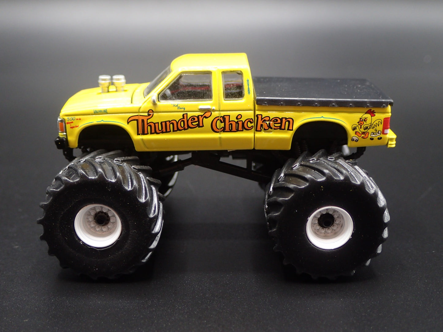 1989 89 CHEVY CHEVROLET S10 MONSTER TRUCK THUNDER CHICKEN 1:64 DIECAST MODEL CAR