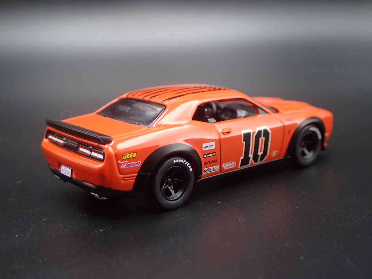 2019 19 DODGE CHALLENGER SRT HELLCAT RARE 1/64 SCALE DIORAMA DIECAST MODEL CAR-Burning Rubber Toy Company