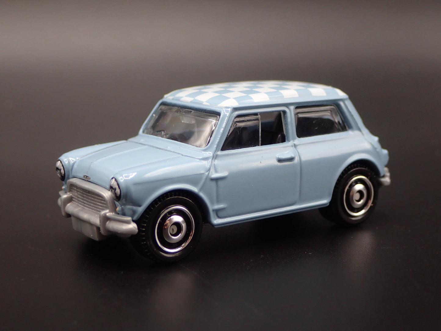1959-1967 AUSTIN MINI COOPER MARK I BLUE 1:64 SCALE DIORAMA DIECAST MODEL CAR