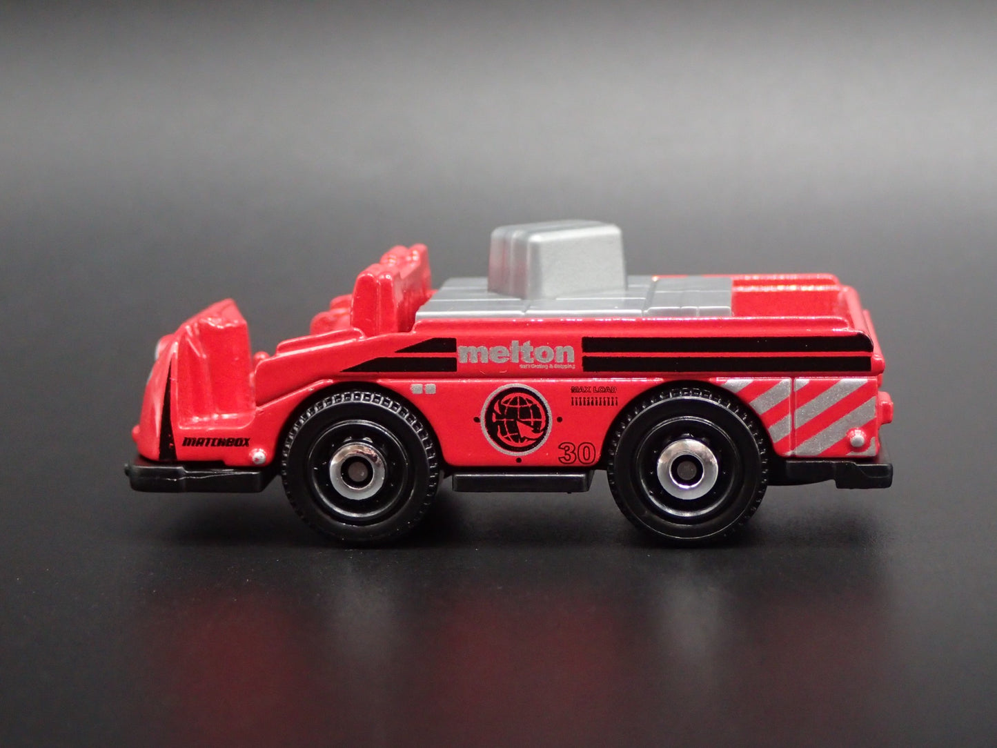 MINI CARGO TRUCK W/ CARGO MELTON RED 1/64 MB SCALE DIORAMA DIECAST MODEL CAR