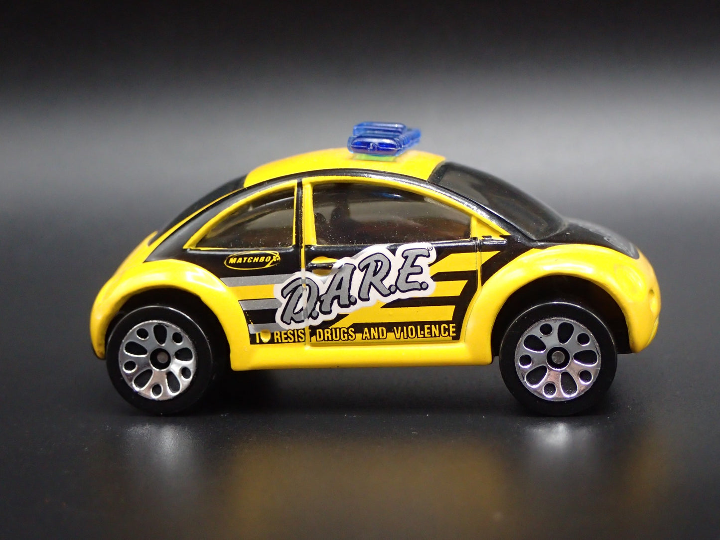 1998- 2011 VW VOLKSWAGEN NEW BEETLE BUG DARE POLICE 1:64 SCALE DIECAST MODEL CAR