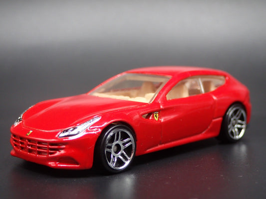 2011-2016 FERRARI FF RED 1:64 SCALE COLLECTIBLE DIORAMA DIECAST MODEL CAR