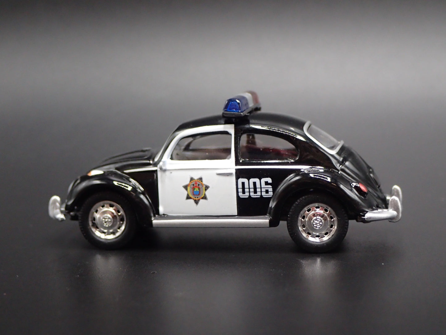1960-1967 VW VOLKSWAGEN CLASSIC BEETLE BUG POLICE 1:64 SCALE DIECAST MODEL CAR