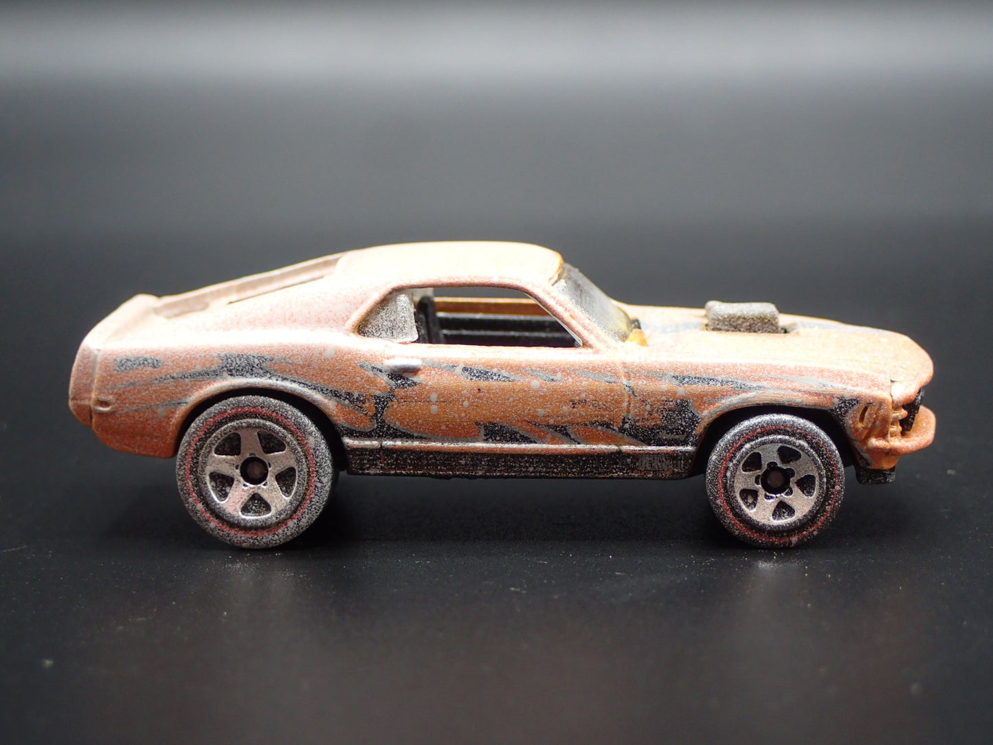 1970 FORD MUSTANG MACH 1 FASTBACK CUSTOM BARN FIND 1:64 SCALE DIECAST MODEL CAR