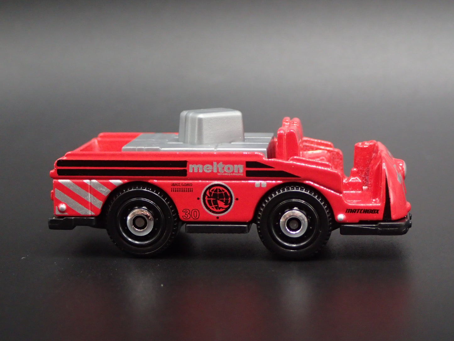 MINI CARGO TRUCK W/ CARGO MELTON RED 1/64 MB SCALE DIORAMA DIECAST MODEL CAR