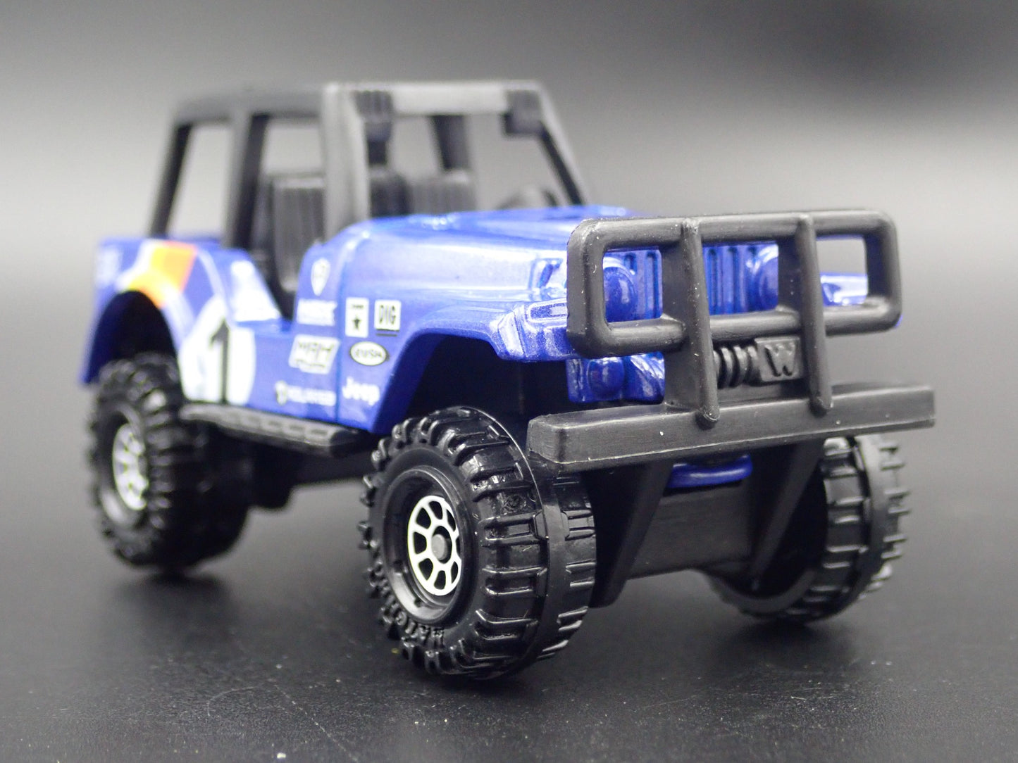 1976- 1986 JEEP WRANGLER CJ7 4X4 BLUE 1:64 SCALE DIORAMA DIECAST MODEL CAR