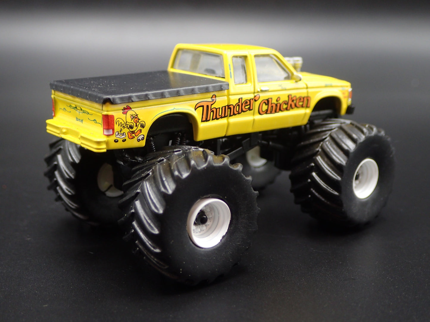 1989 89 CHEVY CHEVROLET S10 MONSTER TRUCK THUNDER CHICKEN 1:64 DIECAST MODEL CAR
