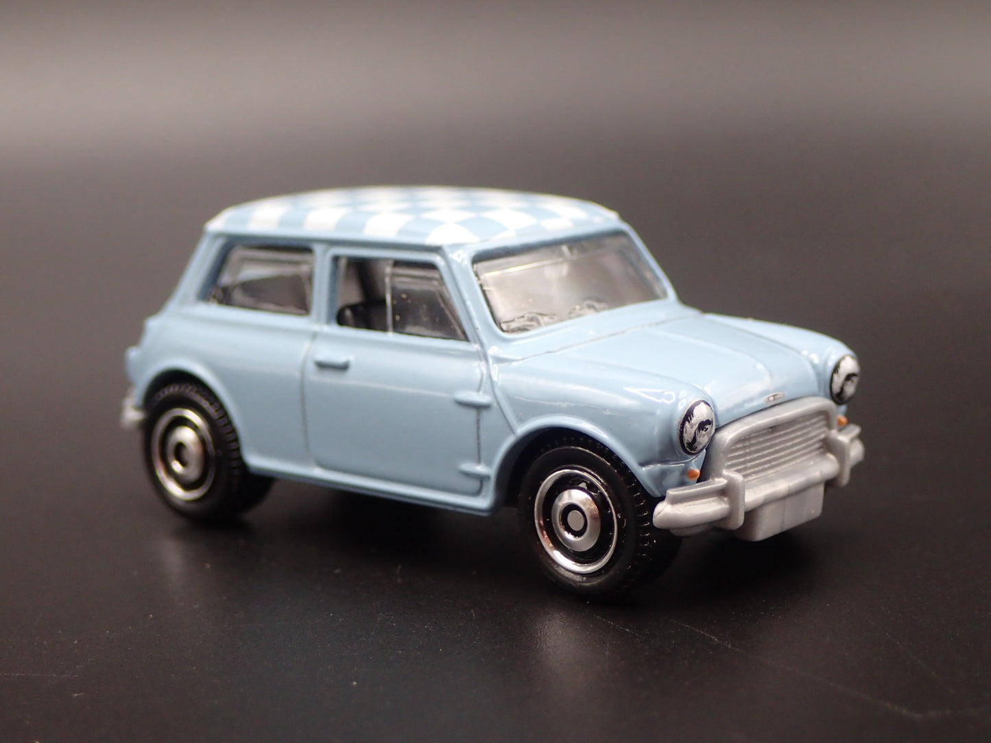 1959-1967 AUSTIN MINI COOPER MARK I BLUE 1:64 SCALE DIORAMA DIECAST MODEL CAR