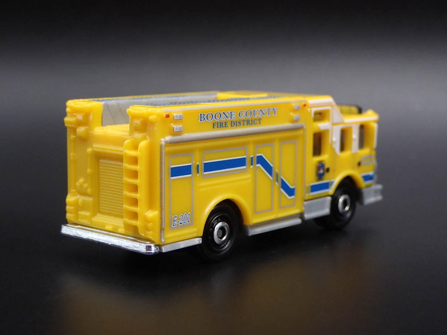BOONE COUNTY FIRE TRUCK YELLOW RARE 1:64 MB SCALE COLLECTIBLE DIECAST MODEL CAR