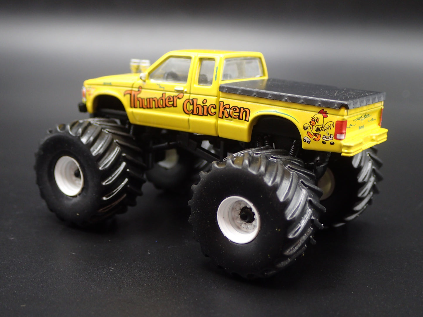 1989 89 CHEVY CHEVROLET S10 MONSTER TRUCK THUNDER CHICKEN 1:64 DIECAST MODEL CAR