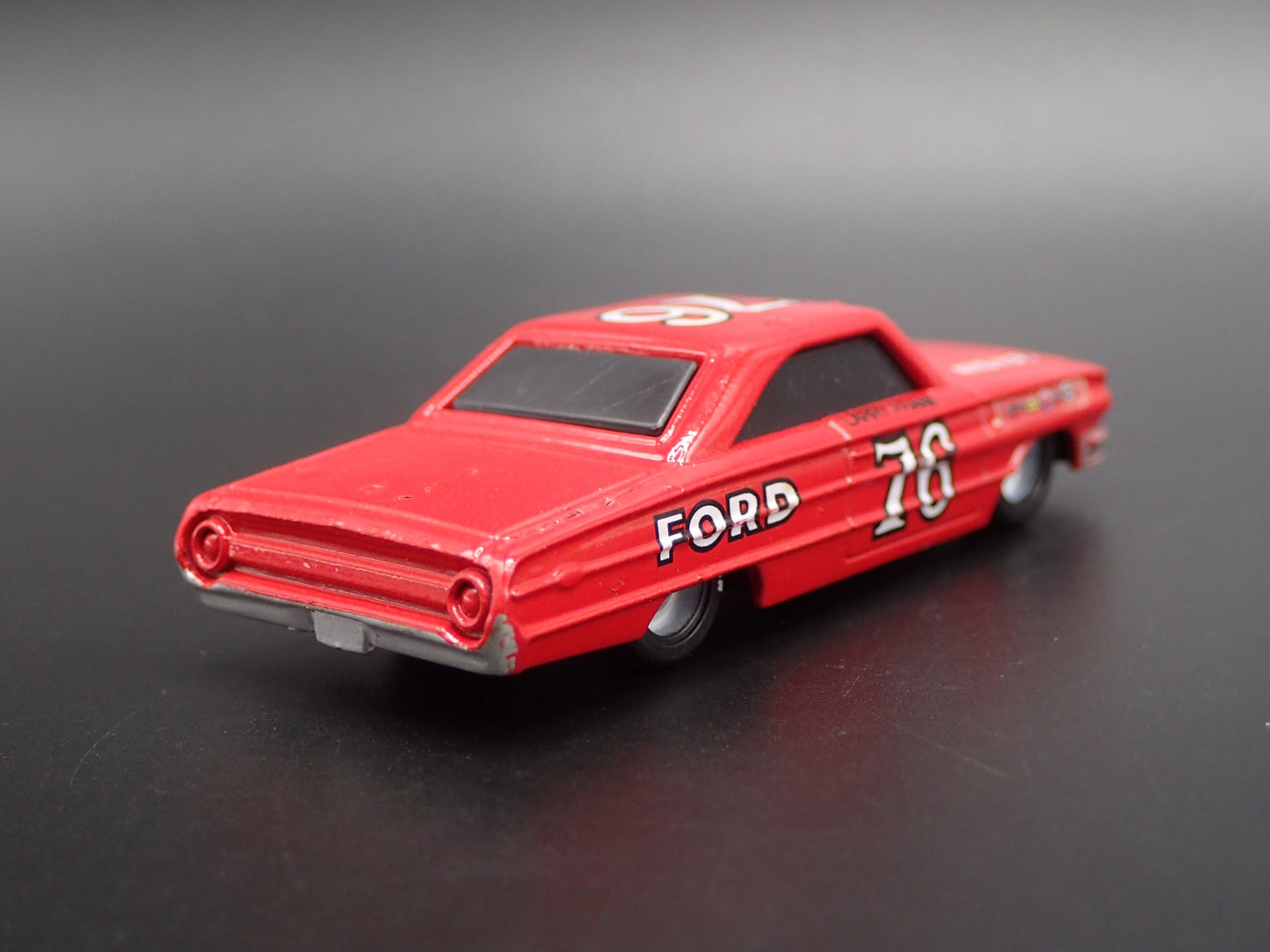 1964 FORD GALAXIE 76 LARRY FRANK NASCAR 1:64 SCALE DIORAMA DIECAST MODEL CAR