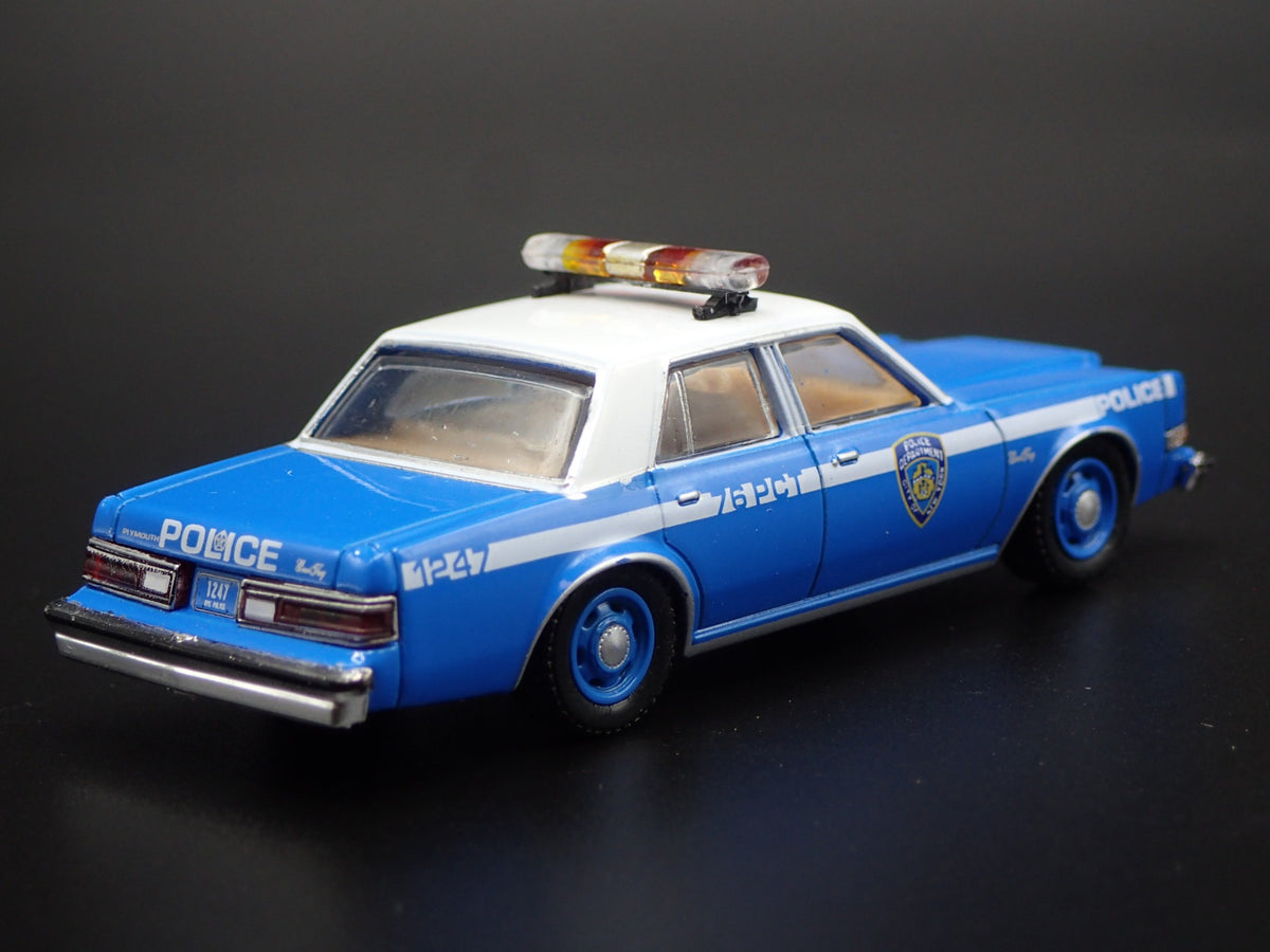 1982 82 PLYMOUTH GRAN FURY NYPD POLICE RARE 1:64 SCALE DIORAMA DIECAST MODEL CAR-Burning Rubber Toy Company