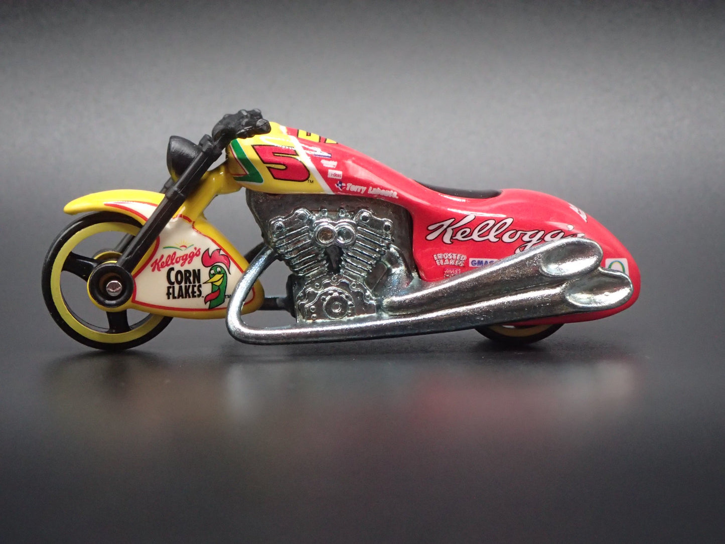 SCORCHIN SCOOTER MOTORCYCLE KELLOGGS 5 1:64 HOT WHEELS SCALE DIECAST MODEL CAR